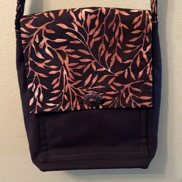 2 fabric purses. - Picture 3 of 9